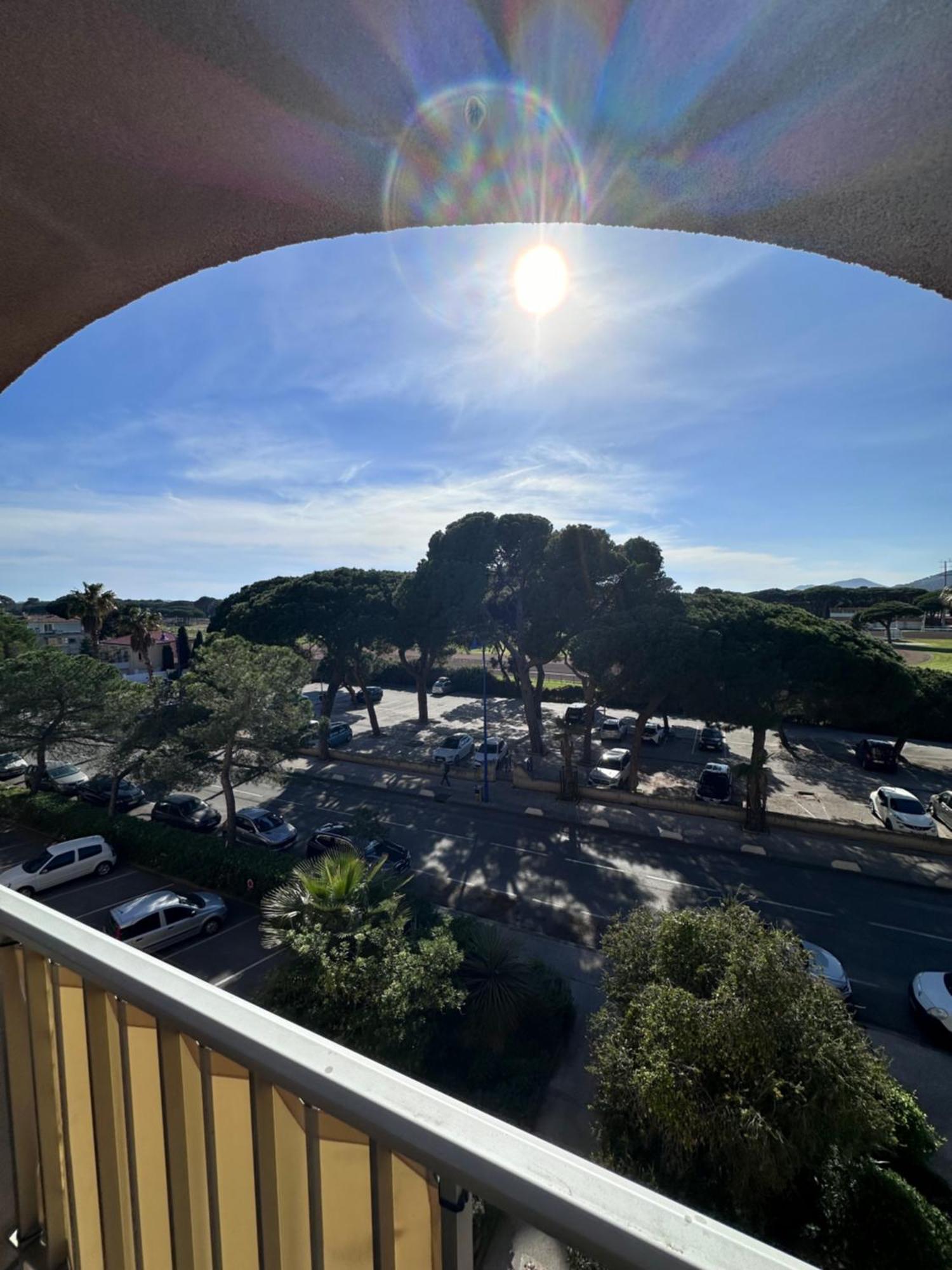 Sejour Au Port Appartement Hyères Buitenkant foto