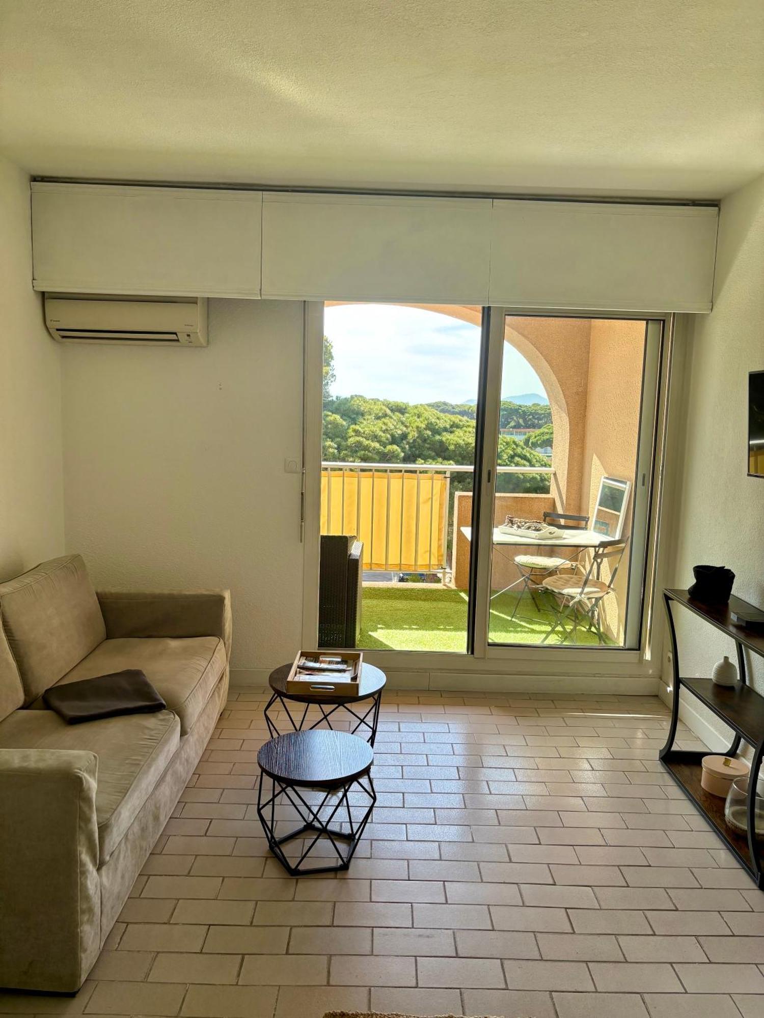 Sejour Au Port Appartement Hyères Buitenkant foto