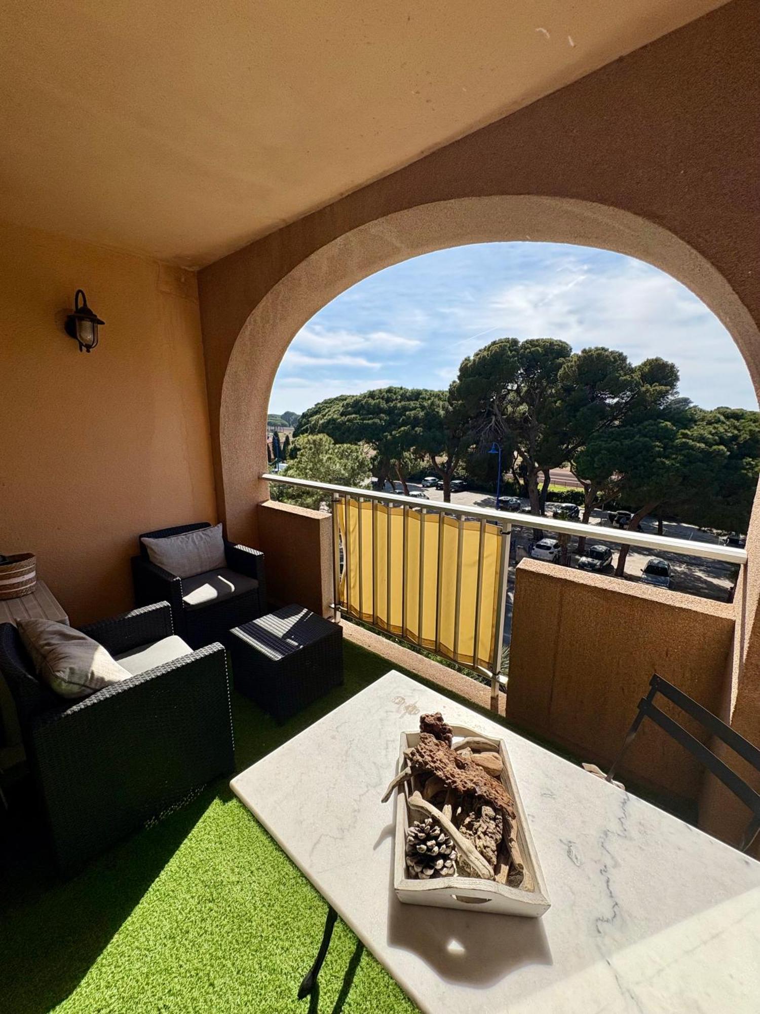 Sejour Au Port Appartement Hyères Buitenkant foto